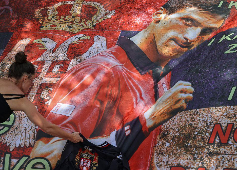 Người hâm mộ biểu tình ủng hộ Djokovic