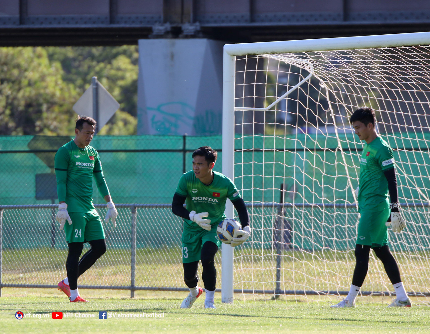 Tinh thần toàn đội rất hứng khởi, hướng tới những điều tích cực nhất để chuẩn bị cho trận tái đấu với ĐT Australia trong khuôn khổ Vòng loại thứ ba FIFA World Cup 2022.