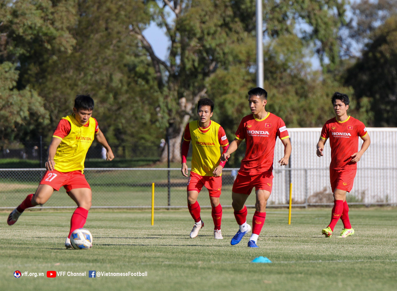 Mặc dù vậy, các thành viên đội tuyển vẫn tuyệt đối tuân thủ các quy định về an toàn phòng, chống dịch bệnh trong bối cảnh dịch COVID-19 vẫn có diễn biến phức tạp tại Melbourne.