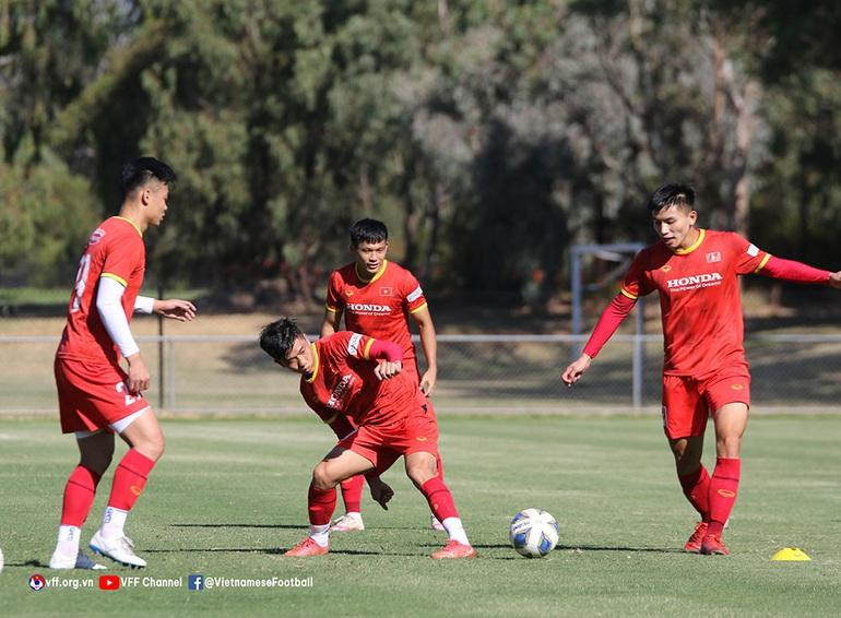 Tuy vậy, toàn đội đều tập trung tối đa cho các bài tập và thực hiện rất tốt các yêu cầu của BHL. Buổi tập theo đó diễn ra suôn sẻ và hiệu quả.