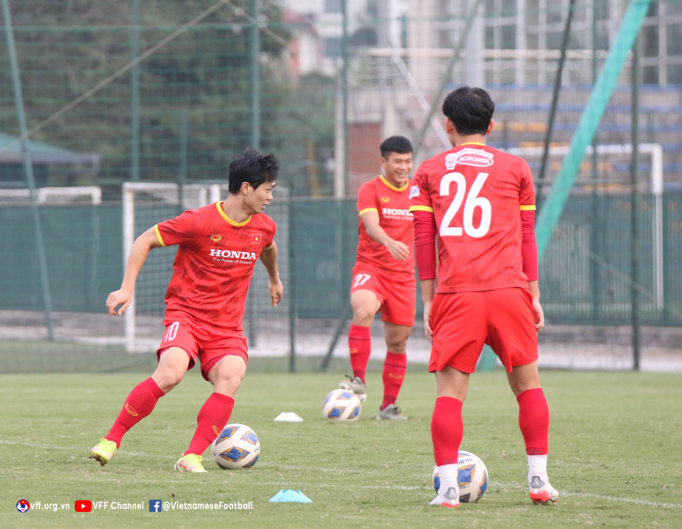 Khi được về cảm xúc được chơi tại sân nhà, dưới sự cổ vũ của khán giả nhà, Công Phượng chia sẻ: “Được thi đấu dưới sự cổ vũ của người hâm mộ nước nhà thực sự là điều rất vinh dự của đội tuyển. Trong bối cảnh COVID-19 vẫn còn tiếp diễn như hiện nay, thì đó càng là động lực để đội tuyển nỗ lực cống hiến hết sức mình để giành được kết quả tốt nhất. Phượng cùng các đồng đội hi vọng tất cả mọi người sẽ đều an toàn trong mùa dịch”.