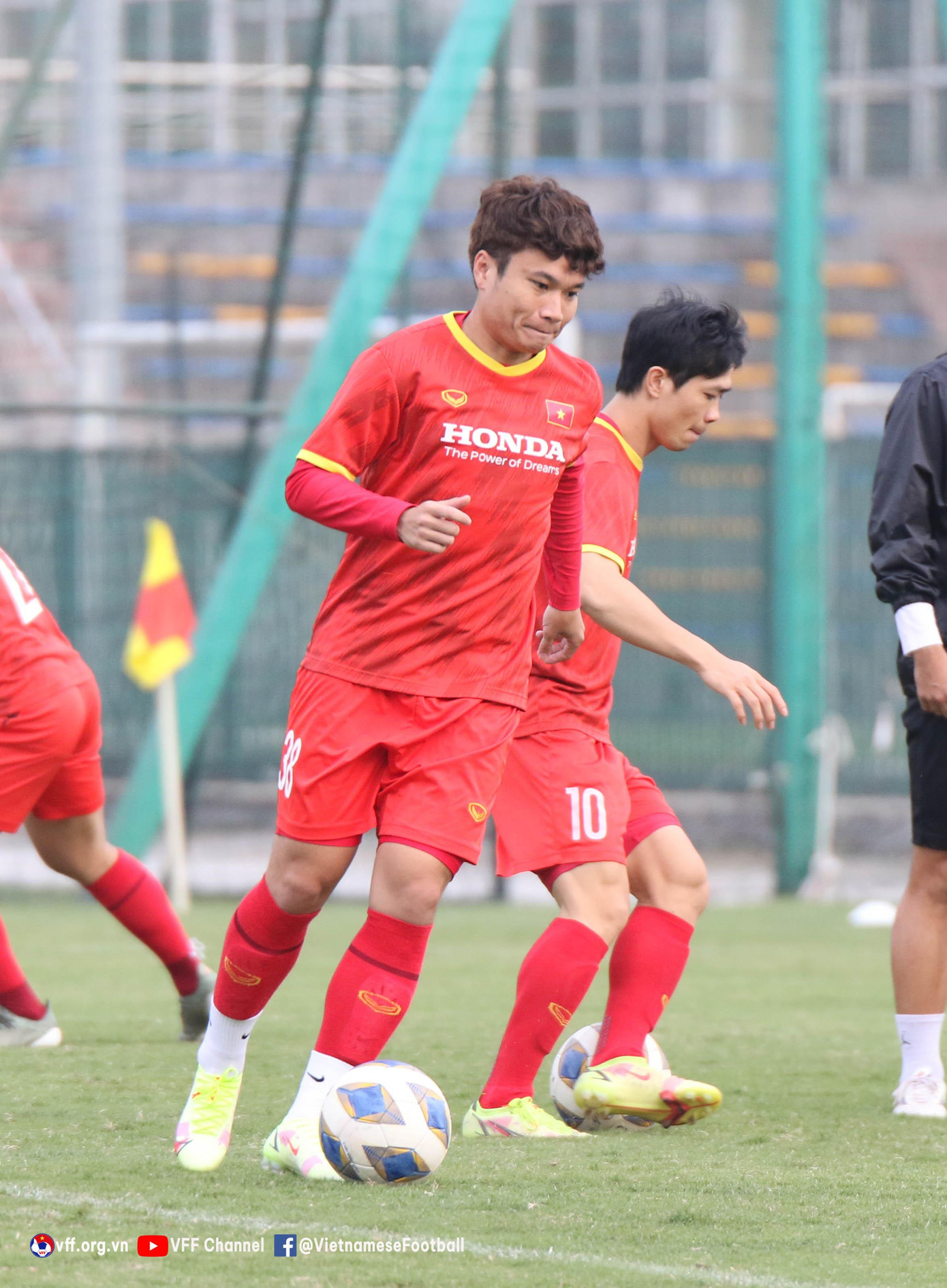 Trong 2 trận đấu này, đội tuyển xác định sẽ dốc toàn lực cho cuộc đối đầu với ĐT Trung Quốc, bởi đây là trận đấu trên sân nhà, dưới sự cổ vũ trực tiếp của khán giả nhà trong ngày đầu tiên của năm mới Nhâm Dần 2022.