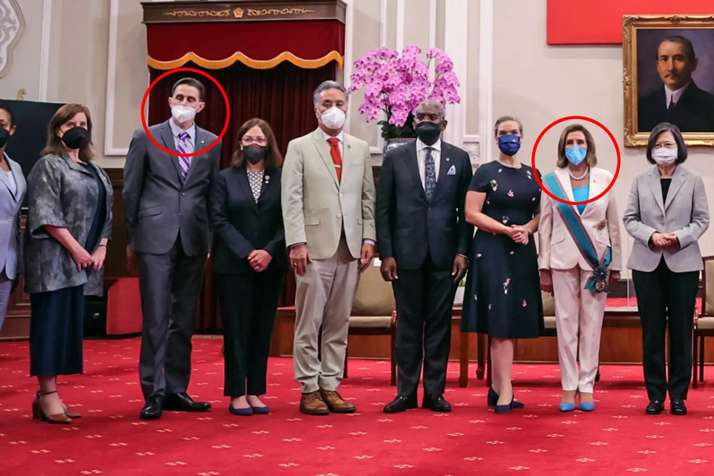 Paul Pelosi Jr (khoanh tròn) trong chuyến thăm Đài Loan (Trung Quốc). Ảnh: NY Post Paul Pelosi Jr (khoanh tròn) trong chuyến thăm Đài Loan (Trung Quốc). Ảnh: NY Post