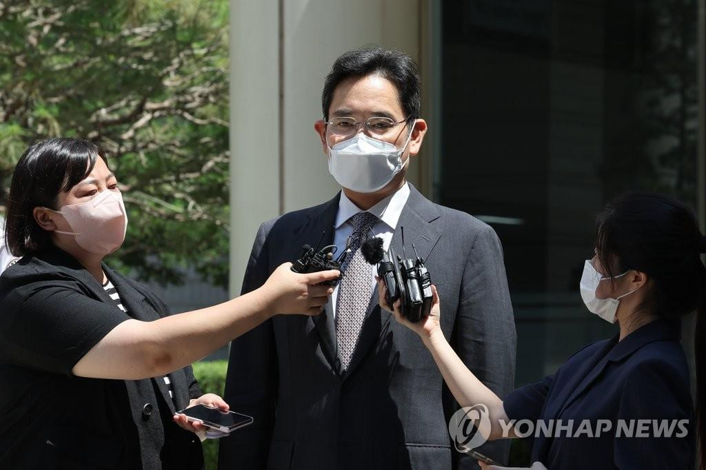 Ông Lee phát biểu ngày 12/8 khi đến hầu tòa tại tòa án trung tâm Seoul. Ảnh: Yonhap