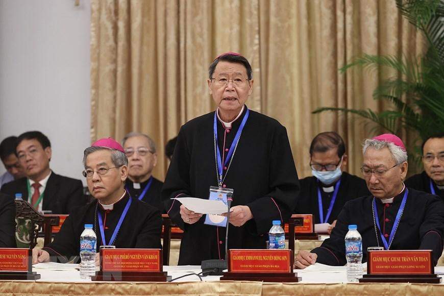 Giám mục Nguyễn Văn Khảm, Tổng Thư ký Hội đồng Giám mục Việt Nam, Giám mục Giáo phận Mỹ Tho, phát biểu. (Ảnh: Dương Giang/TTXVN)