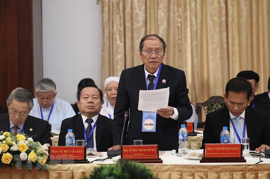 Mục sư Trần Thanh Truyện, Hội trưởng Giám mục Cơ đốc Phục lâm Việt Nam, phát biểu. (Ảnh: Dương Giang/TTXVN)