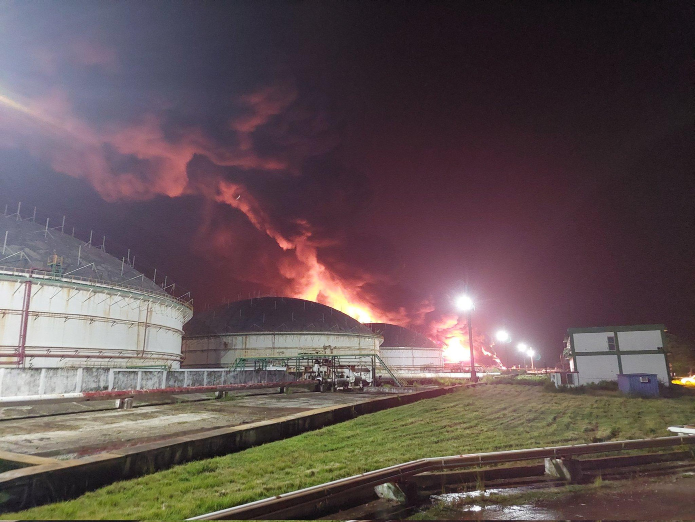 Hiện trường vụ cháy. Ảnh: Twitter Hiện trường vụ cháy. Ảnh: Twitter