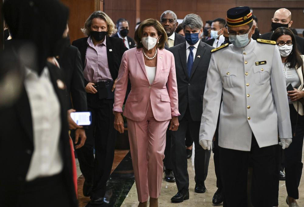 Bà Pelosi thăm Kuala Lumpur (Malaysia) ngày 2/8. Ảnh: AP Bà Pelosi thăm Kuala Lumpur (Malaysia) ngày 2/8. Ảnh: AP
