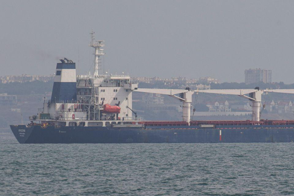 Tàu Razoni ra khơi hôm 1/8 từ cảng Odessa. Ảnh: Reuters