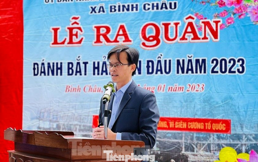 Ông Ung Đình Hiền - Phó Chủ tịch UBND huyện Bình Sơn phát biểu tại buổi lễ.