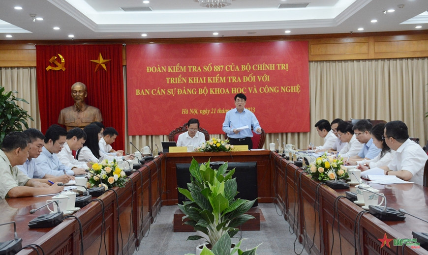 Quang cảnh buổi làm việc Quang cảnh buổi làm việc