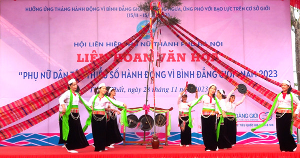 Một tiết mục văn nghệ trong liên hoan