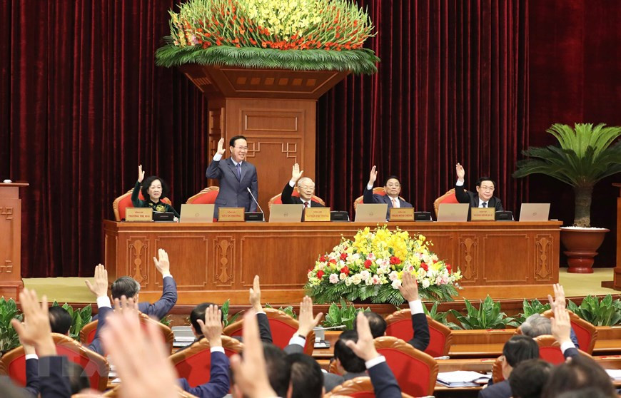 Đại biểu biểu quyết thông qua chương trình hội nghị. (Ảnh: Phương Hoa/TTXVN) Đại biểu biểu quyết thông qua chương trình hội nghị. (Ảnh: Phương Hoa/TTXVN)