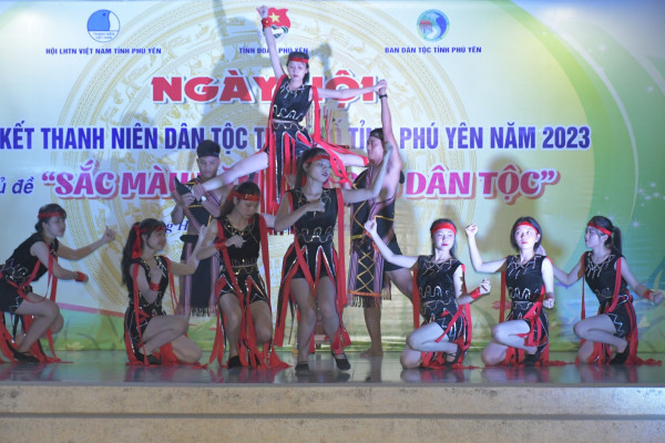 Các cấp, các ngành, địa phương của tỉnh Phú Yên quan tâm, chú trọng tới việc đẩy mạnh công tác phụ nữ, thúc đẩy bình đẳng giới tại vùng đồng bào dân tộc thiểu số. Ảnh: BDT Phú Yên