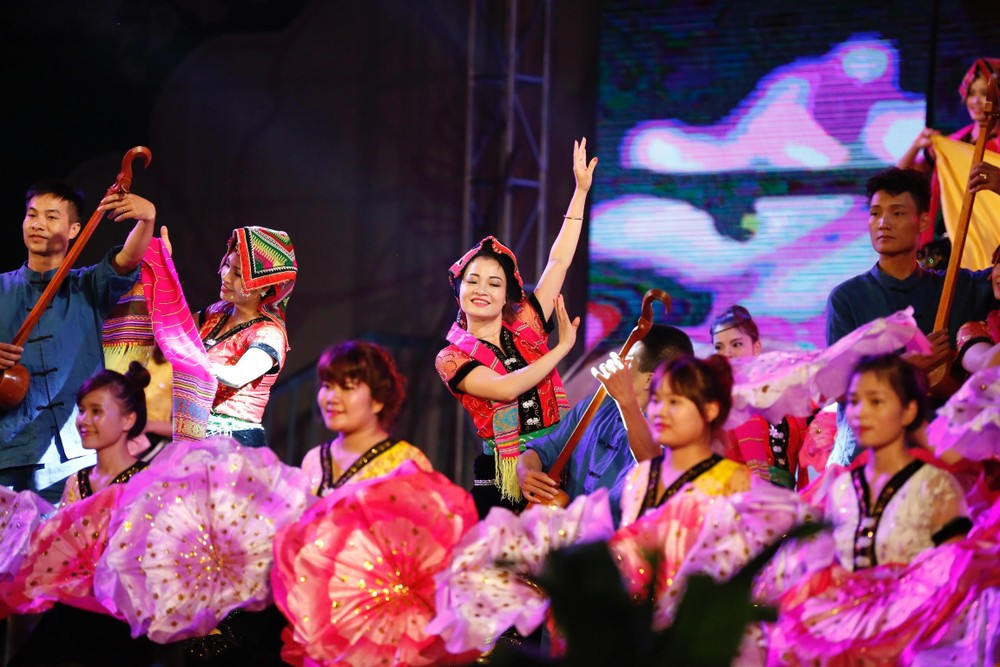 Mỗi địa phương sẽ trình diễn những nét văn hóa đặc thù của các dân tộc. Ảnh: Hồng Vĩnh Mỗi địa phương sẽ trình diễn những nét văn hóa đặc thù của các dân tộc. Ảnh: Hồng Vĩnh