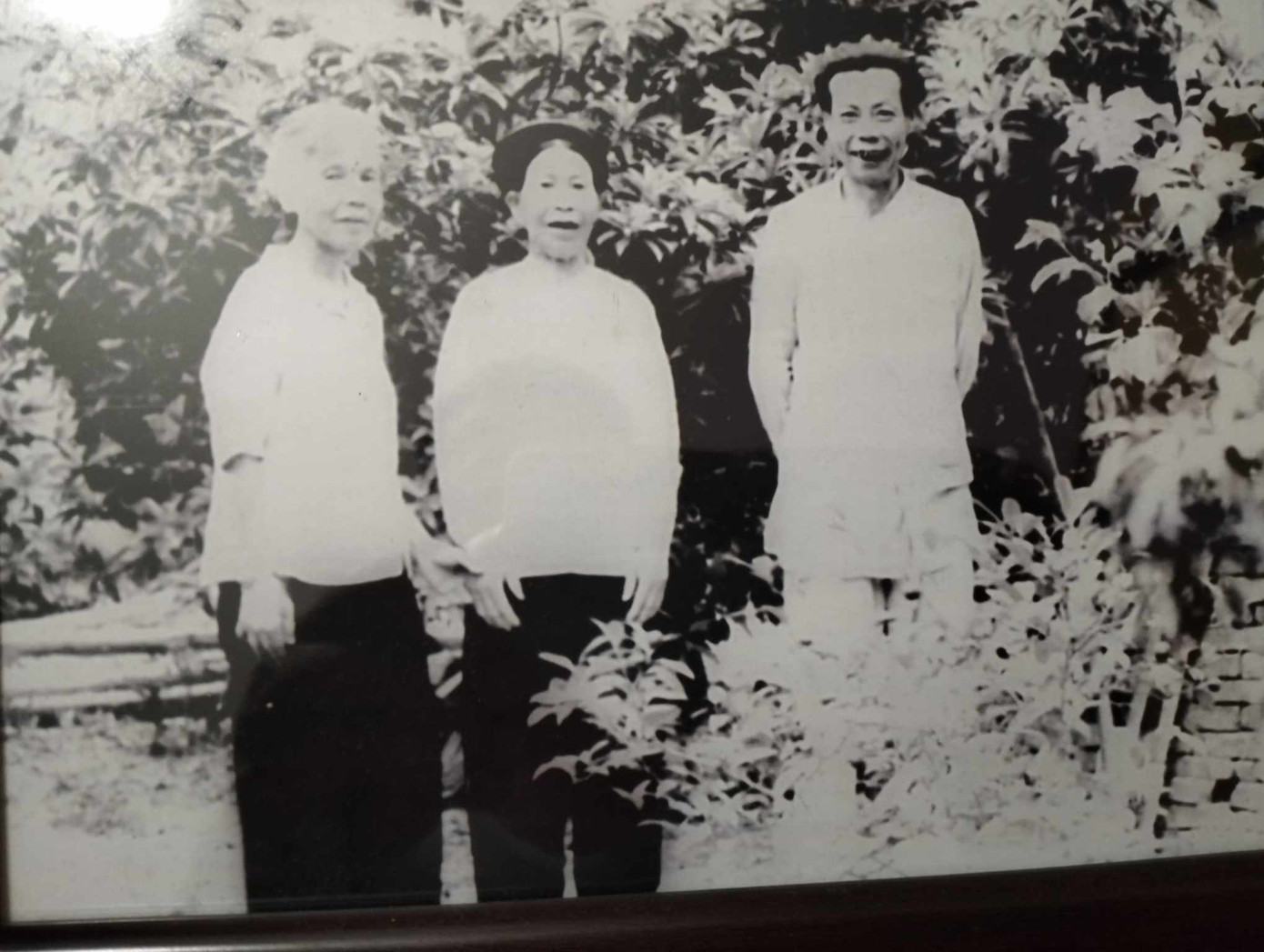 Hiếm hoi cuộc gặp giữa ông bà bác giáo Tiến và mẹ tôi năm 1984 ở Hà Nội
