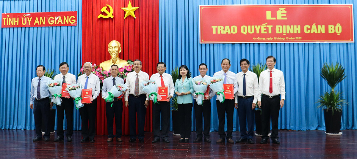 Lễ trao quyết định điều động, bổ nhiệm nhân sự thuộc diện Ban Thường vụ Tỉnh ủy An Giang quản lý
