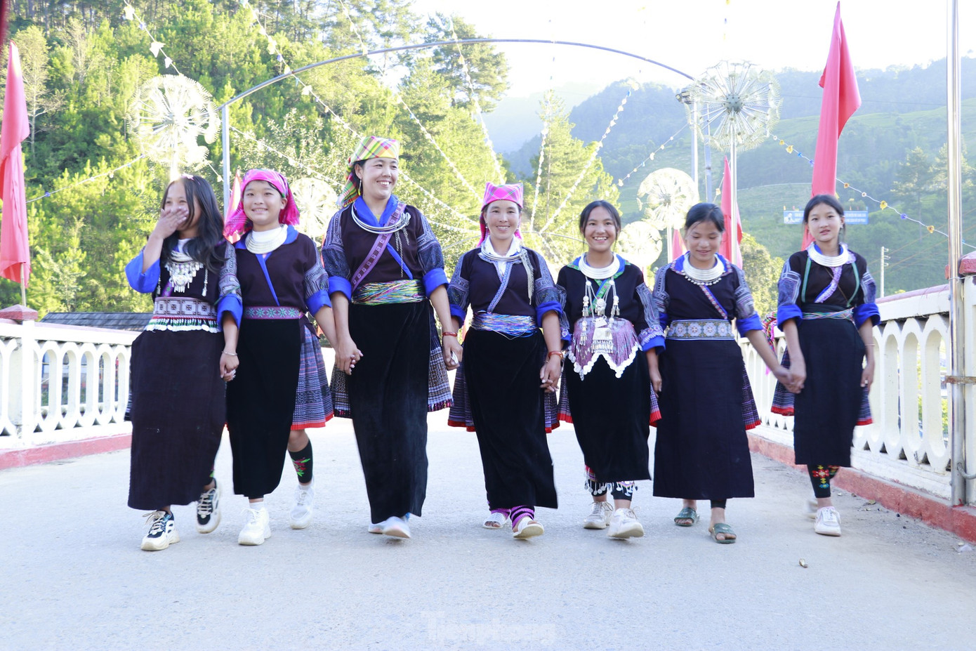 Lào Cai là tỉnh có số lượng người dân tộc thiểu số tham gia thi nhiều nhất với 844 người. Ảnh minh họa: Hân Nguyễn Lào Cai là tỉnh có số lượng người dân tộc thiểu số tham gia thi nhiều nhất với 844 người. Ảnh minh họa: Hân Nguyễn