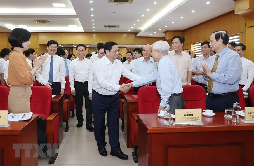 Thủ tướng Phạm Minh Chính với các đại biểu. (Ảnh: Dương Giang/TTXVN) Thủ tướng Phạm Minh Chính với các đại biểu. (Ảnh: Dương Giang/TTXVN)