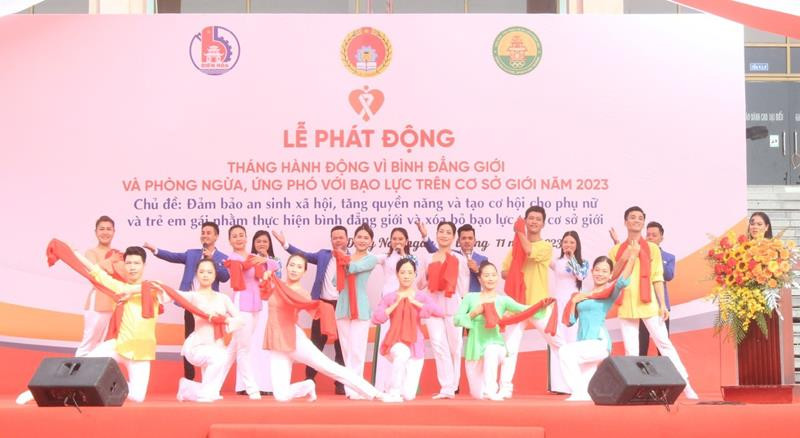 Tiết mục văn nghệ tại lễ phát động. Ảnh: CTT-Đồng Nai Tiết mục văn nghệ tại lễ phát động. Ảnh: CTT-Đồng Nai