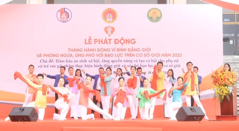 Tiết mục văn nghệ tại lễ phát động. Ảnh: CTT-Đồng Nai Tiết mục văn nghệ tại lễ phát động. Ảnh: CTT-Đồng Nai