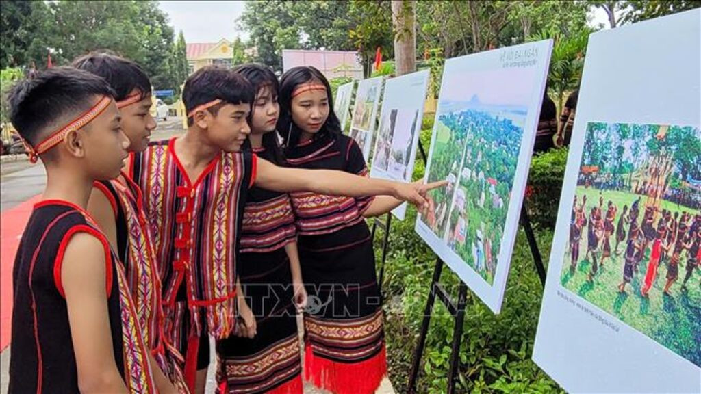 Sự kiện “Chuyện bên dòng sông Ba” là hoạt động truyền thông khơi dậy khát vọng phát triển của phụ nữ, trẻ em dân tộc thiểu số. Ảnh: TTXVN