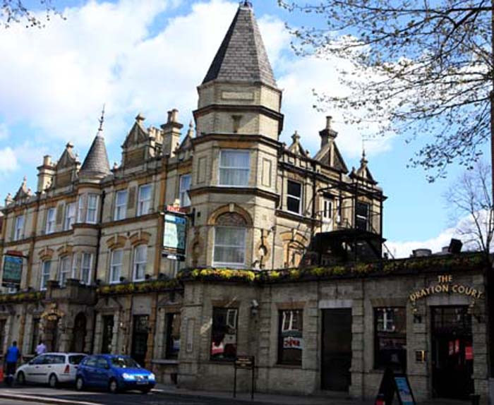 Khách sạn Drayton Court tại West Ealing, nơi Bác Hồ làm phụ bếp trước khi đến khách sạn Carlton. Ảnh: Tư liệu