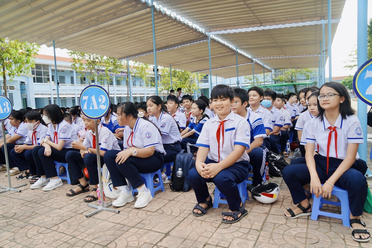 Buổi truyền thông cộng đồng về phòng ngừa bạo lực trên cơ sở giới tại trường THCS Châu Văn Liêm. Ảnh: LĐ-TB&XH TP. Cần Thơ Buổi truyền thông cộng đồng về phòng ngừa bạo lực trên cơ sở giới tại trường THCS Châu Văn Liêm. Ảnh: LĐ-TB&XH TP. Cần Thơ