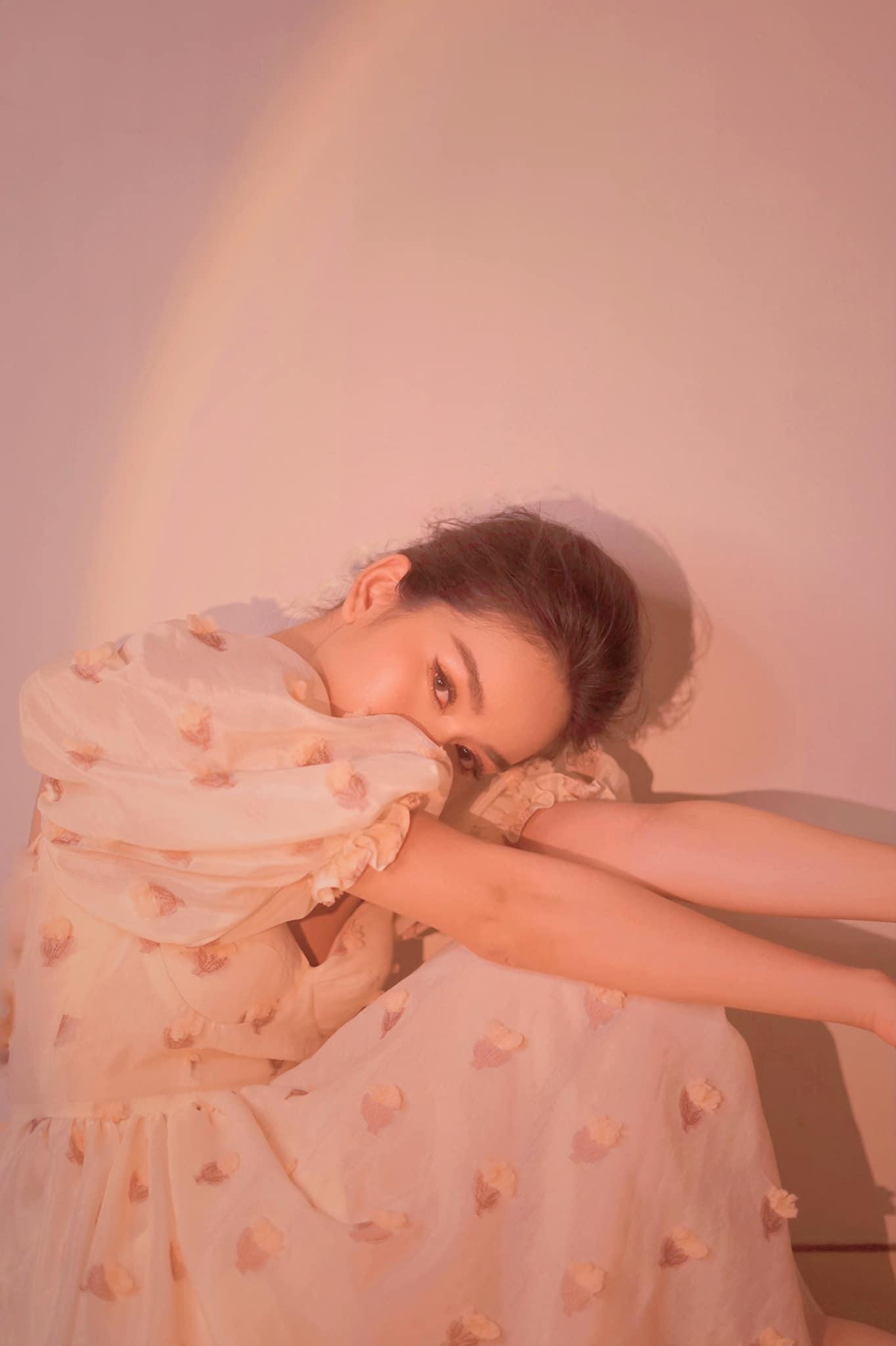 Nàng Á hậu Việt Nam 2020 khoe vẻ đẹp nên thơ khiến các fans xao xuyến.