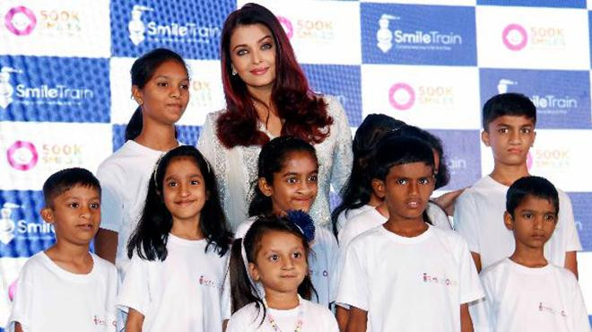 Sau khi giành ngôi vị Hoa hậu, Aishwarya Rai cùng với BTC Miss World đã rất tích cực hoạt động từ thiện tại khắp nơi trên thế giới.