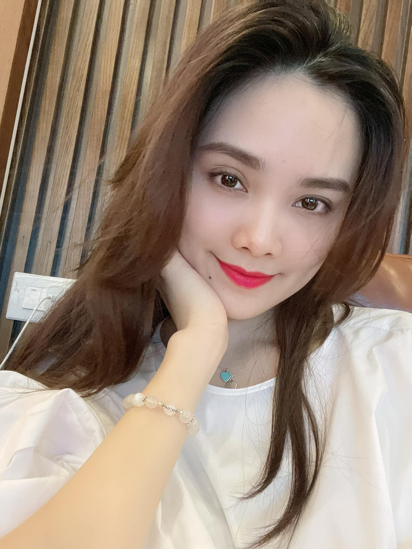 Người đẹp Khả ái HHVN 2016 Trần Tố Như khoe nhan sắc 'gái một con' ngày càng mặn mà, xinh đẹp.