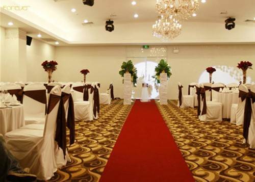 Năm 2010, Lam Trường quyết bỏ vốn đầu tư kinh doanh nhà hàng và gặt hái thành công