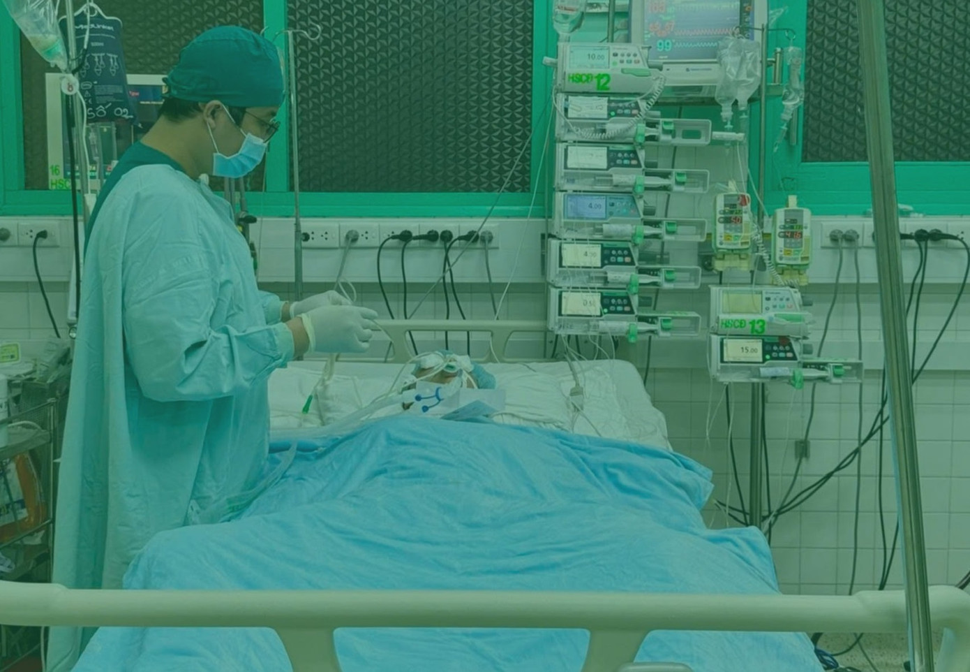 Bệnh nhân đã được theo dõi, điều trị tích cực giúp chức năng của các cơ quan tim, gan, thận phục hồi trước khi chuyển viện bằng chuyên cơ về nước Bệnh nhân đã được theo dõi, điều trị tích cực giúp chức năng của các cơ quan tim, gan, thận phục hồi trước khi chuyển viện bằng chuyên cơ về nước