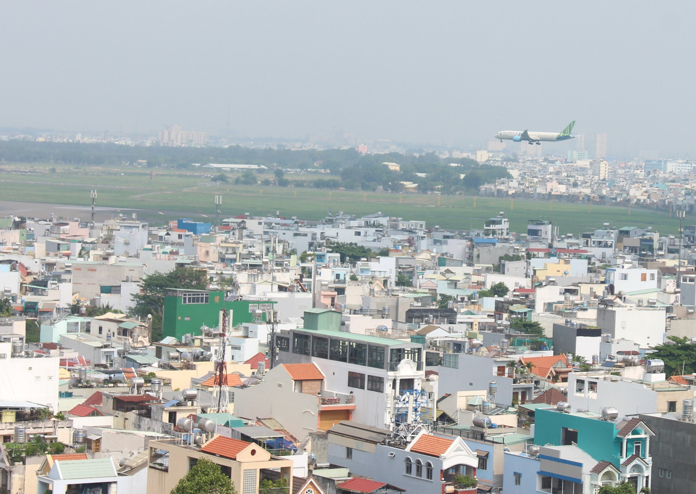 Mật độ xây dựng tại khu vực nội thành của TPHCM đã dày đặc (ảnh: Vân Sơn) Mật độ xây dựng tại khu vực nội thành của TPHCM đã dày đặc (ảnh: Vân Sơn)