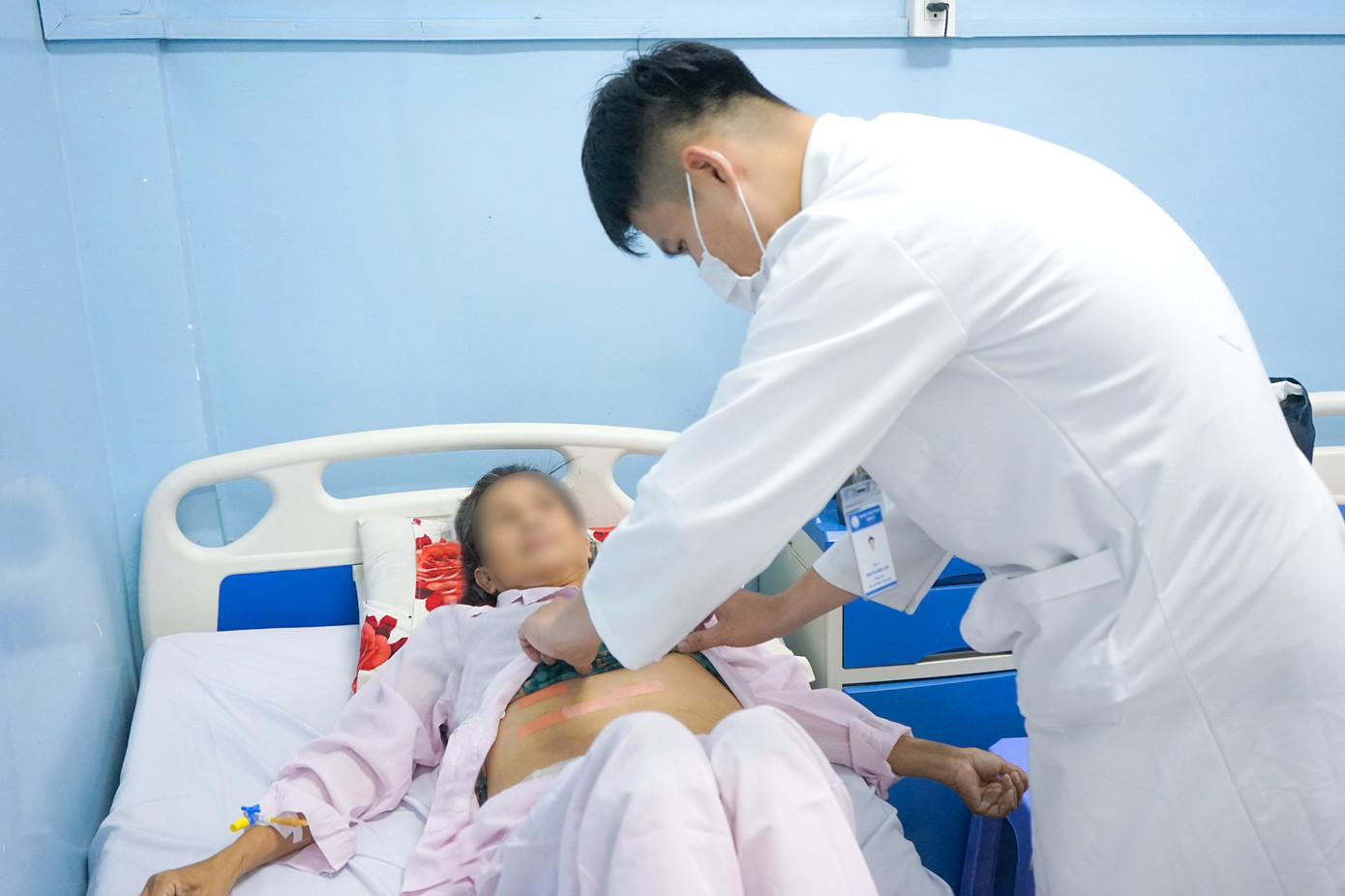 Bệnh nhân đã được bác sĩ can thiệp cắt thành công khối u gan hơn 5kg ra khỏi cơ thể