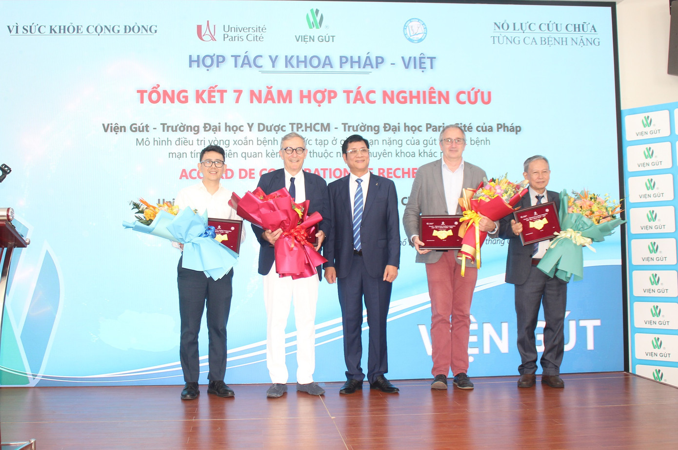 Hợp tác Pháp - Việt trong nghiên cứu các giải pháp điều trị bệnh gút đang đóng góp rất lớn cho y học toàn cầu Hợp tác Pháp - Việt trong nghiên cứu các giải pháp điều trị bệnh gút đang đóng góp rất lớn cho y học toàn cầu