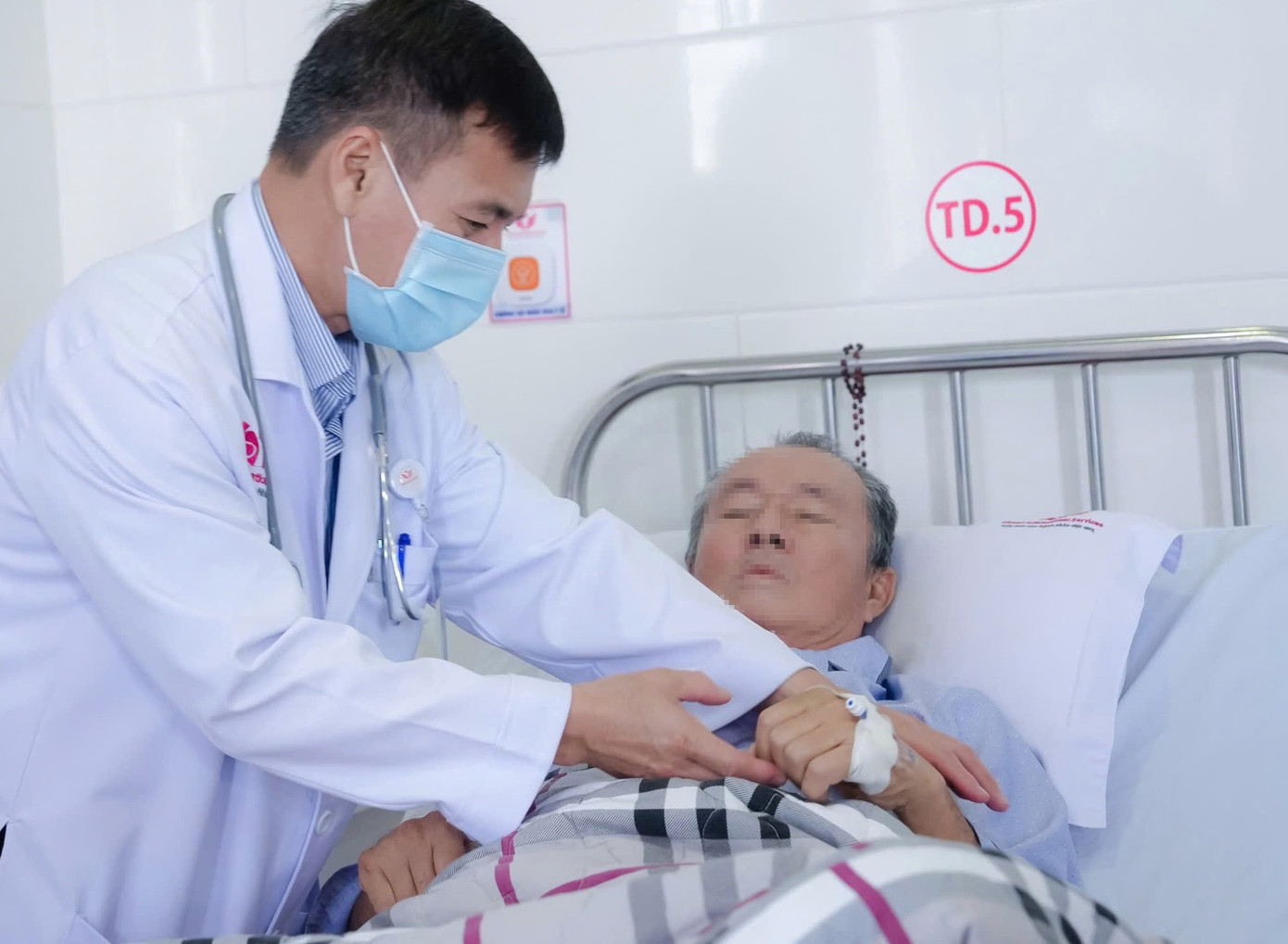 Sau khi được bác sĩ can thiệp, bệnh nhân đã qua nguy kịch, sức khỏe bình phục tốt