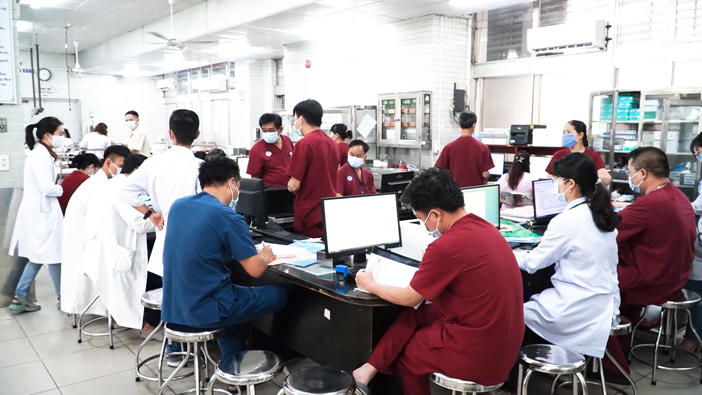 Bệnh viện đã huy động liên chuyên khoa khẩn trương lên phương án cứu chữa bệnh nhân Bệnh viện đã huy động liên chuyên khoa khẩn trương lên phương án cứu chữa bệnh nhân