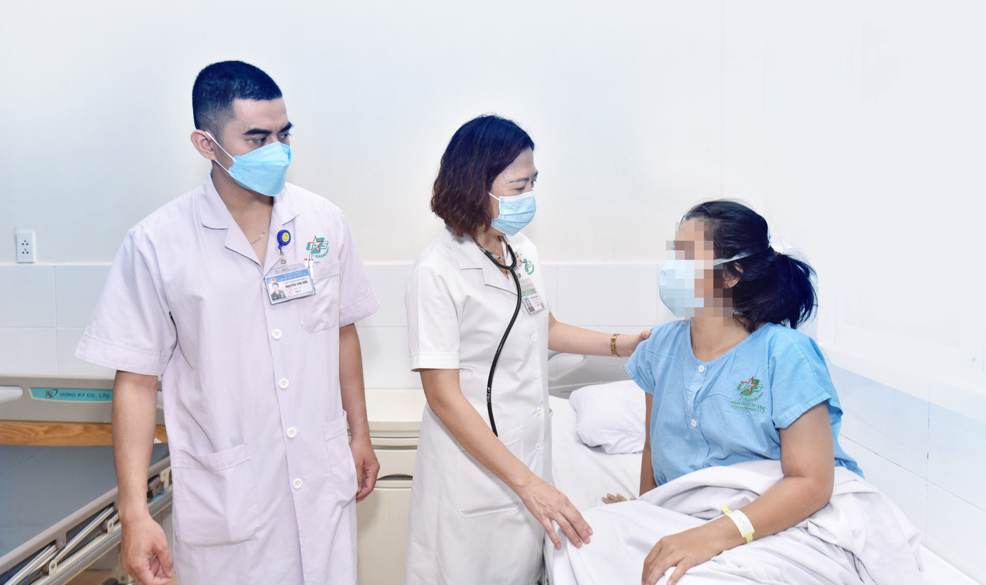 Nữ bệnh nhân đã được các bác sĩ nỗ lực can thiệp giúp qua cơn nguy kịch Nữ bệnh nhân đã được các bác sĩ nỗ lực can thiệp giúp qua cơn nguy kịch