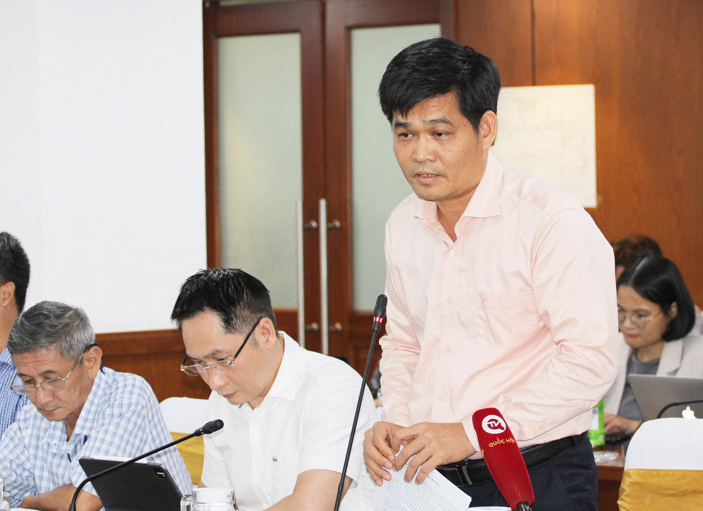 Ông Lê Văn Dũng thông tin tại buổi họp báo chiều 29/2 Ông Lê Văn Dũng thông tin tại buổi họp báo chiều 29/2