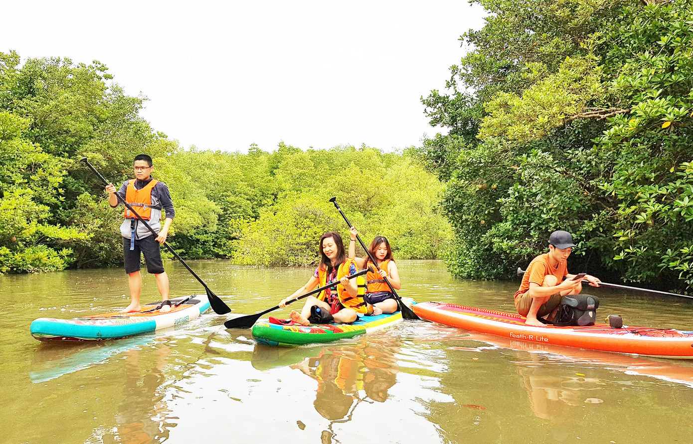 Lượng khách du lịch trong nước và khách quốc tế đến TPHCM đang tăng mạnh. Lượng khách du lịch trong nước và khách quốc tế đến TPHCM đang tăng mạnh.