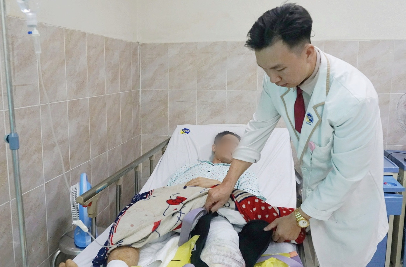 Sau phẫu thuật, chi của bệnh nhân đã hồng ấm, sức khỏe người bệnh cũng diễn tiến khả quan