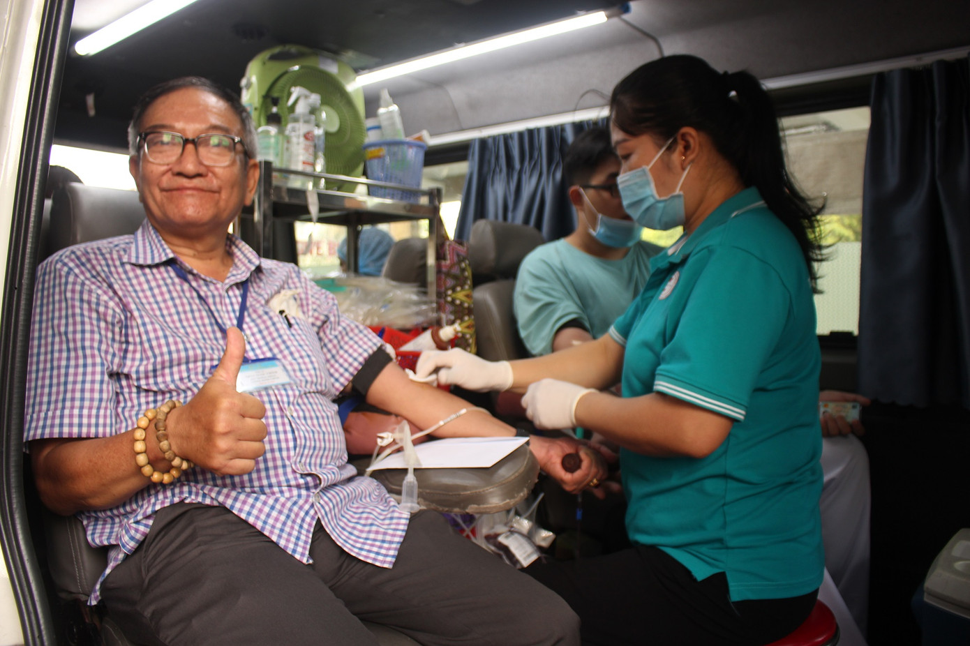 Ông Trần Ngọc Châm sẵn sàng cho đi những giọt máu đào của mình bất kể tuổi tác Ông Trần Ngọc Châm sẵn sàng cho đi những giọt máu đào của mình bất kể tuổi tác