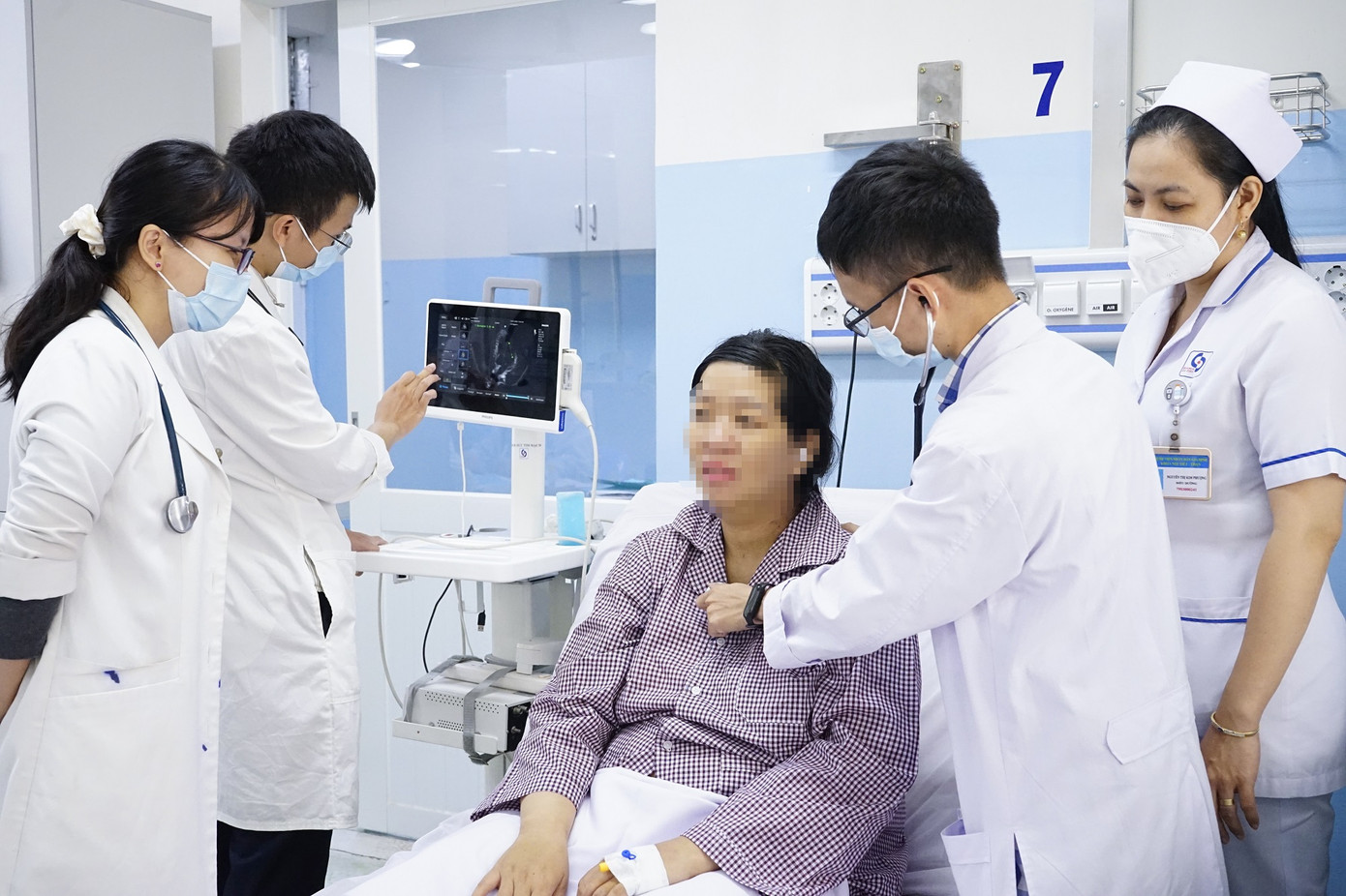 Sản phụ đã may mắn vượt qua nguy kịch nhờ nỗ lực cứu chữa của các bác sĩ Sản phụ đã may mắn vượt qua nguy kịch nhờ nỗ lực cứu chữa của các bác sĩ