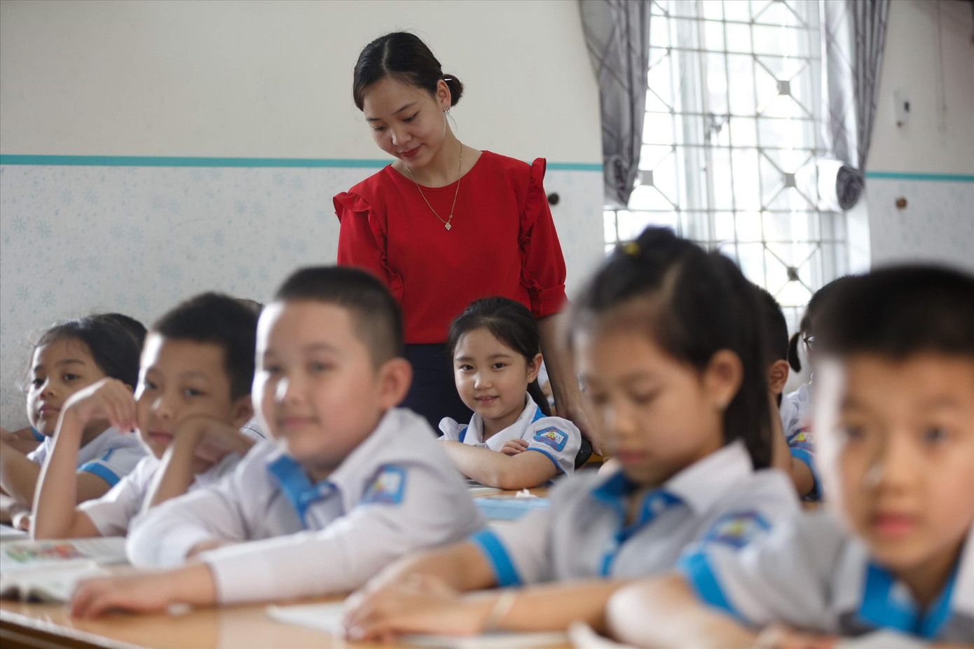 Các nhà giáo mong chờ Luật Nhà giáo sớm đi vào thực tế. Ảnh: NGHIÊM HUÊ