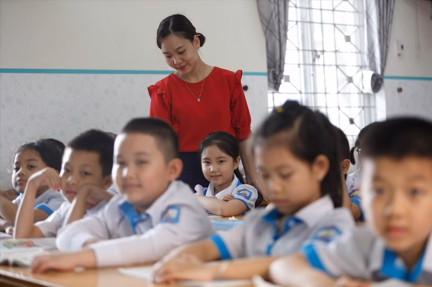 Các nhà giáo mong chờ Luật Nhà giáo sớm đi vào thực tế. Ảnh: NGHIÊM HUÊ Các nhà giáo mong chờ Luật Nhà giáo sớm đi vào thực tế. Ảnh: NGHIÊM HUÊ