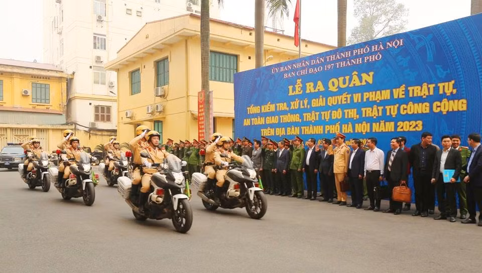 Ban Chỉ đạo 197 và Ban ATGT thành phố ra quân đảm bảo trật tự đô thị, ATGT năm 2023