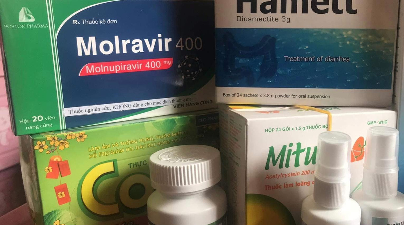 Người dân cần thận trọng khi tự mua và dự phòng thuốc Molnupiravir điều trị COVID-19. Ảnh: Thái Hà Người dân cần thận trọng khi tự mua và dự phòng thuốc Molnupiravir điều trị COVID-19. Ảnh: Thái Hà