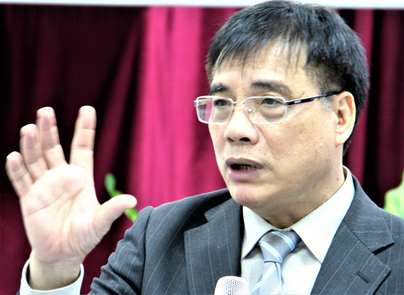 PGS.TS Trần Đình Thiên