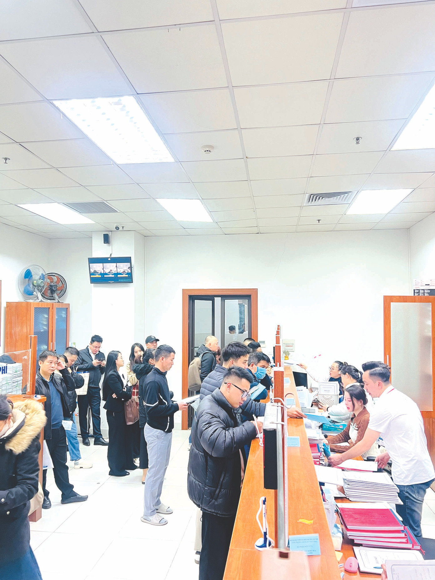 Việc thanh toán trực tuyến lĩnh vực đất đai ở Hà Nội giúp người dân, doanh nghiệp cùng được lợi